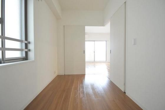 �y�����E���r���O�z�@