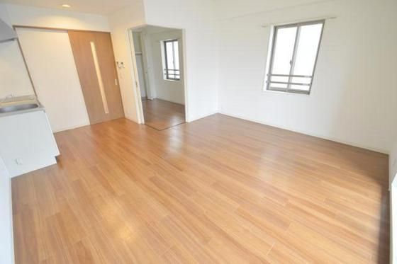 �y�����E���r���O�z�@