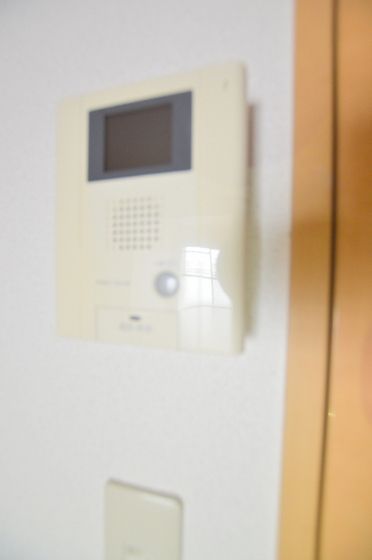 �y�Z�L�����e�B�z�@