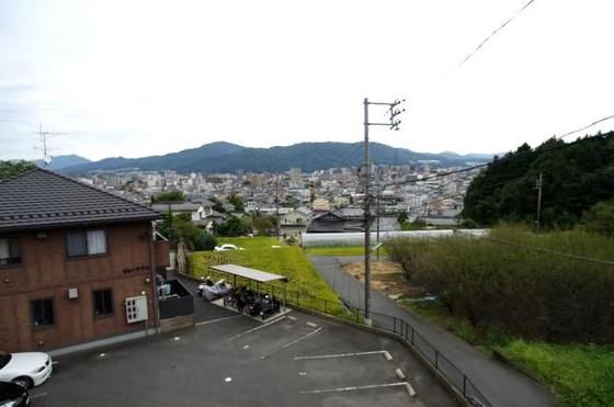 �y���]�z�@