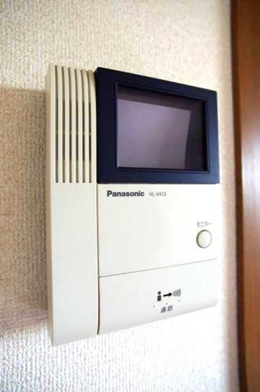 �y�Z�L�����e�B�z�@