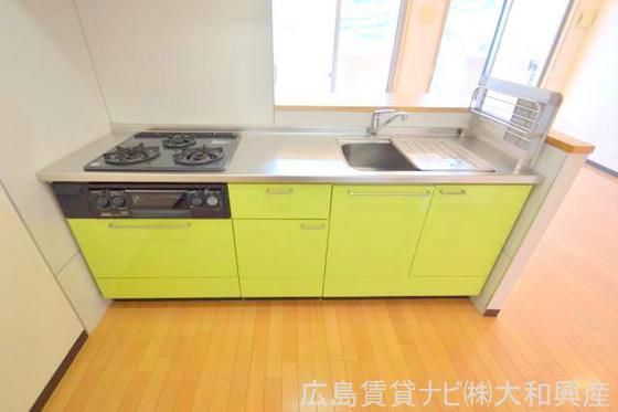 �y�L�b�`���z�@