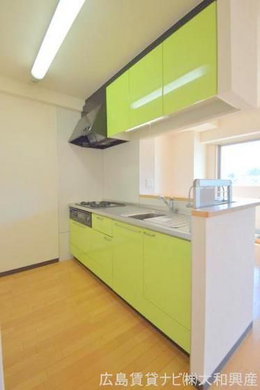 �y�L�b�`���z�@