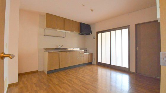 �y�����E���r���O�z�@