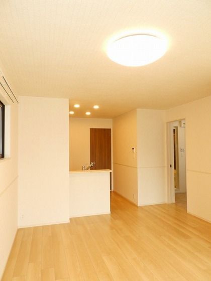 �y�����E���r���O�z�@