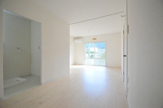 �y�����E���r���O�z�@