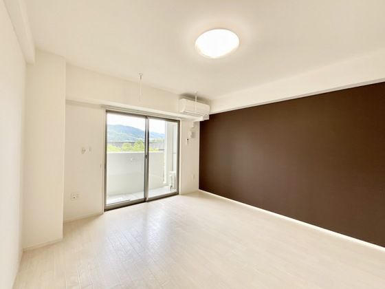 �y�����E���r���O�z�@