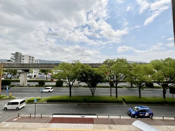 �y���]�z�@