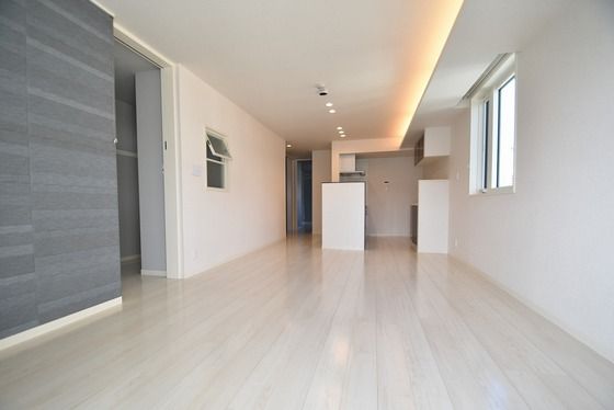 �y�����E���r���O�z�@