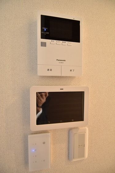 �y�Z�L�����e�B�z�@