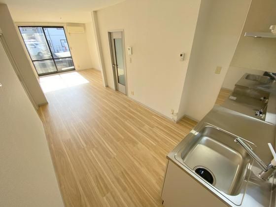 �y���̑��ݔ��z�@