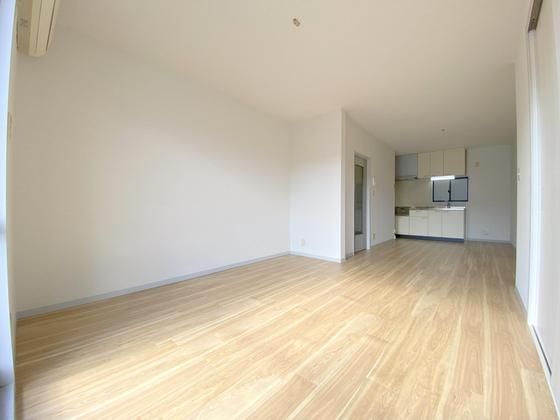 �y�����E���r���O�z�@