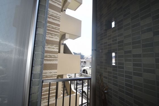 �y���]�z�@