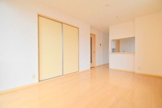 �y�����E���r���O�z�@