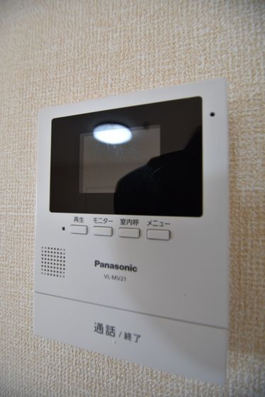 �y�Z�L�����e�B�z�@