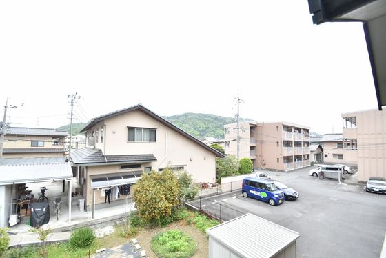 �y���]�z�@