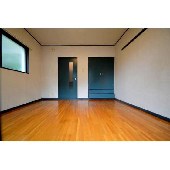 �y�����E���r���O�z�@