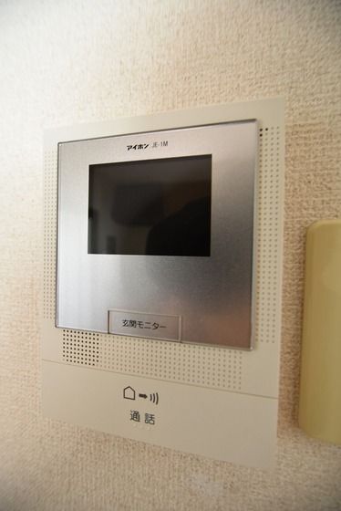 �y�Z�L�����e�B�z�@