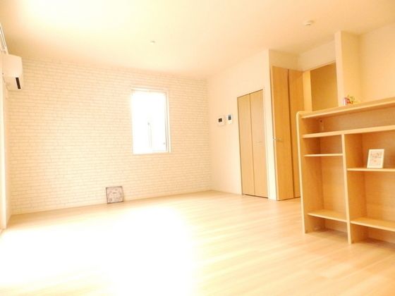 �y�����E���r���O�z�@