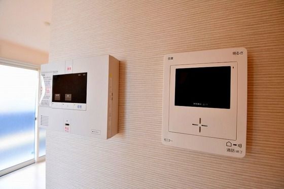 �y�Z�L�����e�B�z�@