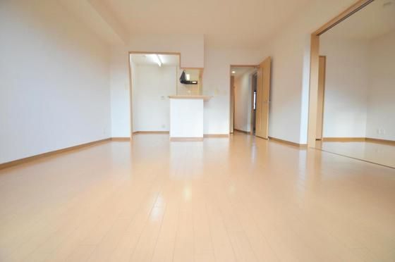 �y�����E���r���O�z�@