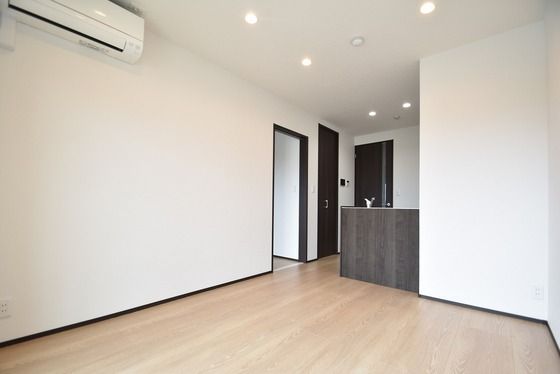 �y�����E���r���O�z�@