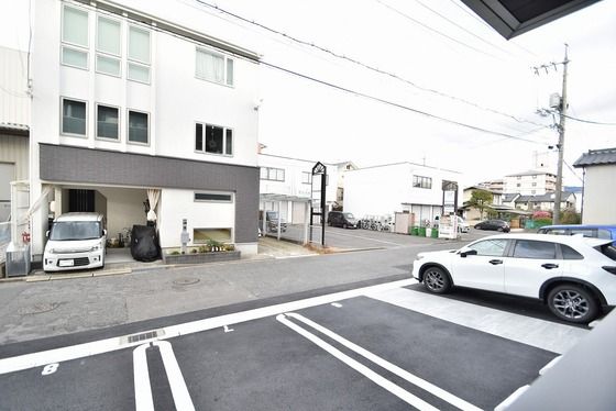 �y���]�z�@