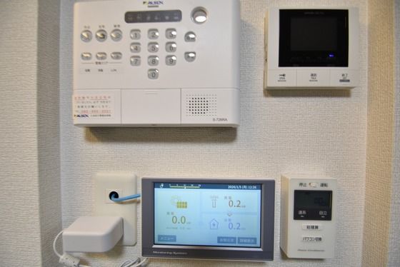 �y�Z�L�����e�B�z�@