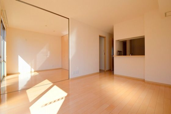 �y�����E���r���O�z�@