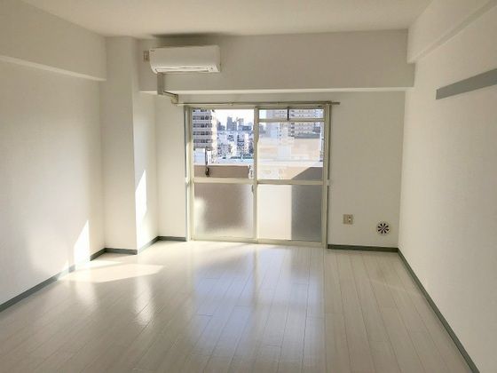 �y�����E���r���O�z�@