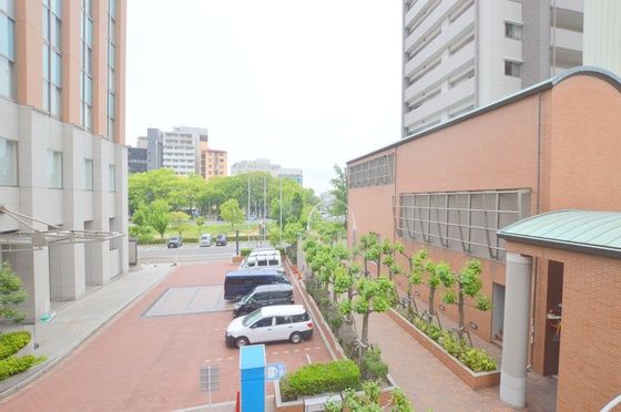 �y���]�z�@