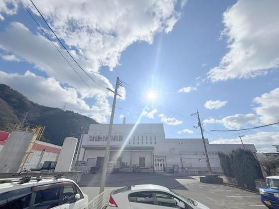 �y���]�z�@