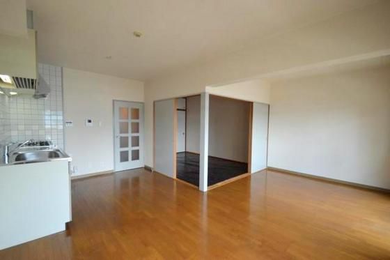 �y�����E���r���O�z�@