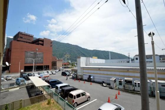 �y���]�z�@