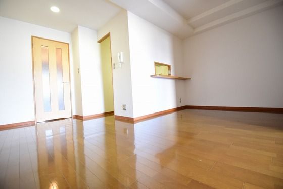 �y�����E���r���O�z�@