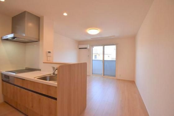 �y�����E���r���O�z�@