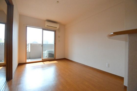 �y�����E���r���O�z�@