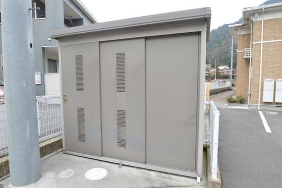 �S�~�u����