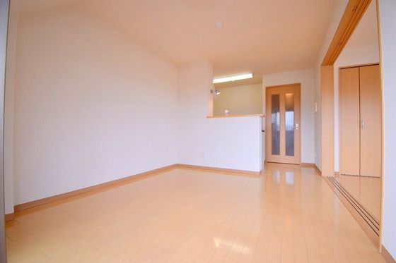 �y�����E���r���O�z�@