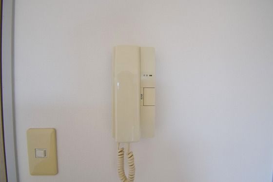 �y�Z�L�����e�B�z�@