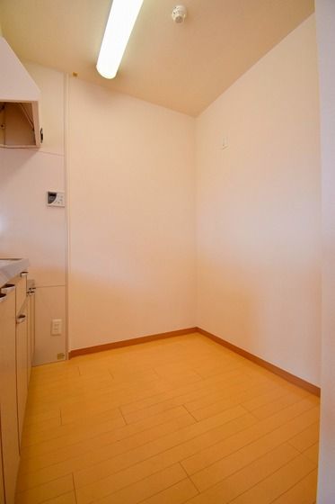 �y���̑������E�X�y�[�X�z�@