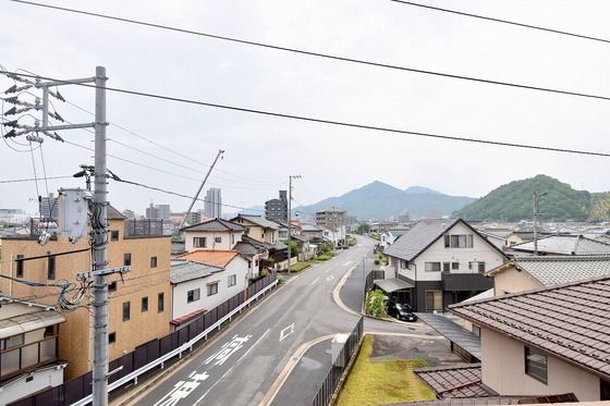 �y���]�z�@