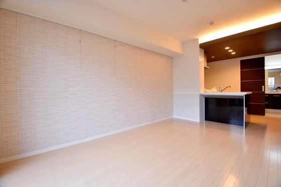 �y�����E���r���O�z�@