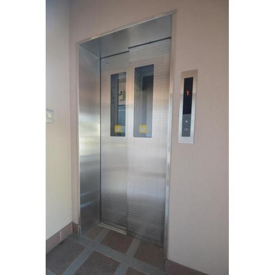 �G���x�[�^�t��