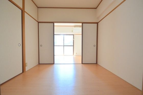 �y�����E���r���O�z�@�I�X�X���o�X�g�C����