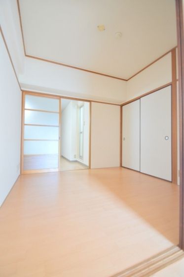 �y�����E���r���O�z�@���[�����Ղ�2K�}���V����(^^)