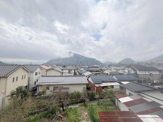 �y���]�z�@