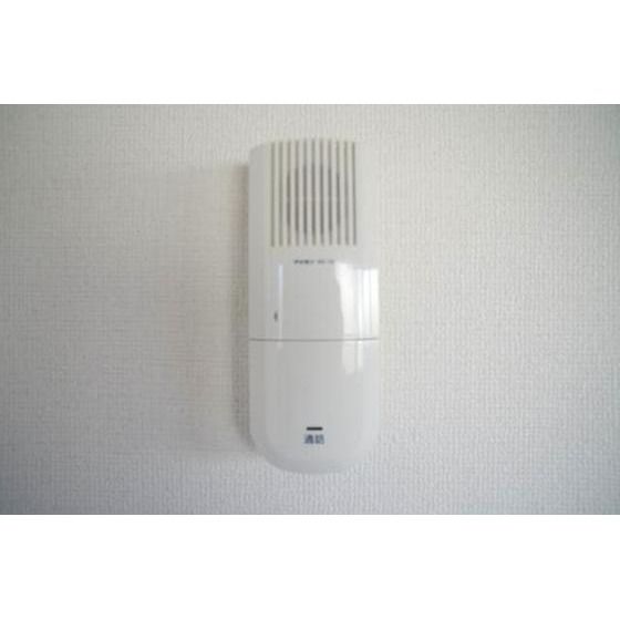 �y�Z�L�����e�B�z�@