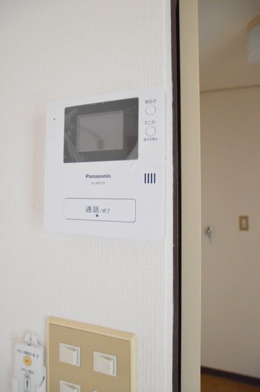 �y�Z�L�����e�B�z�@