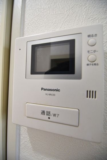 �y�Z�L�����e�B�z�@